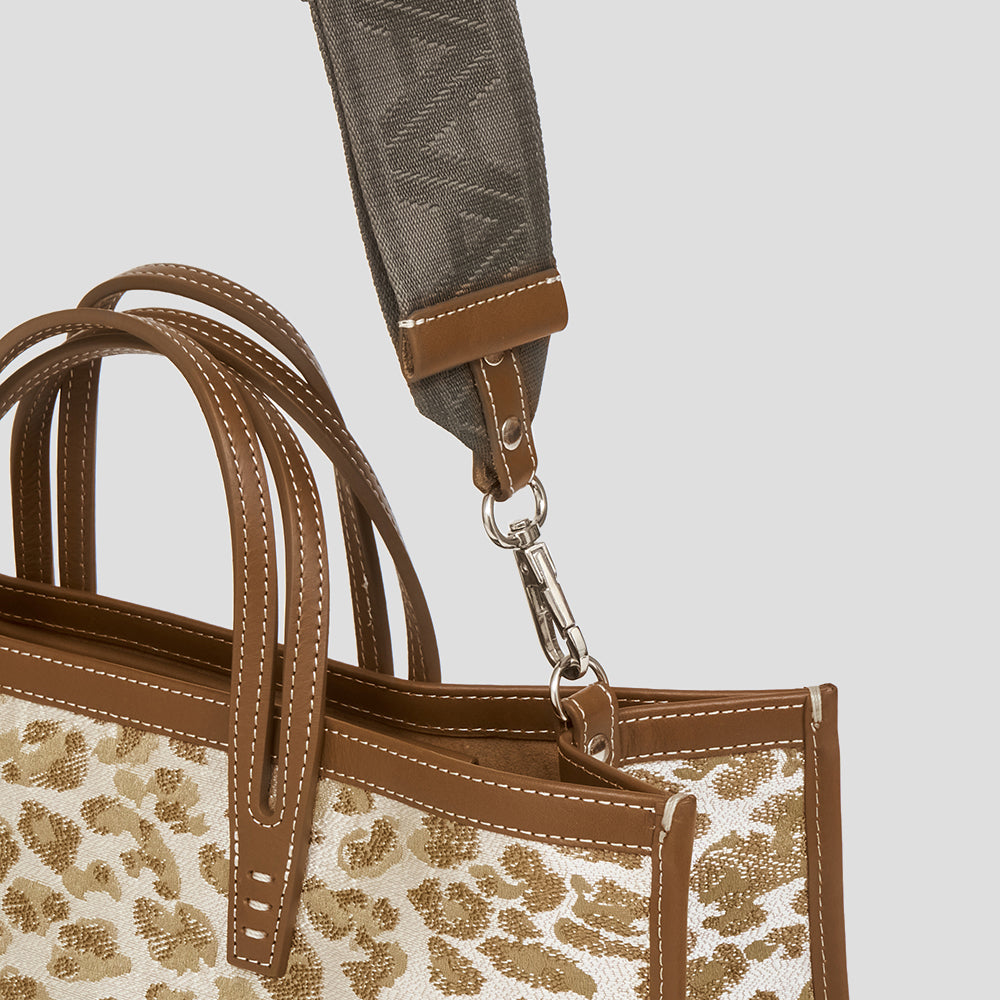 BREAD M LEO/SAND – A VACATION