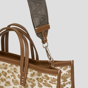 BREAD M LEO/SAND – A VACATION