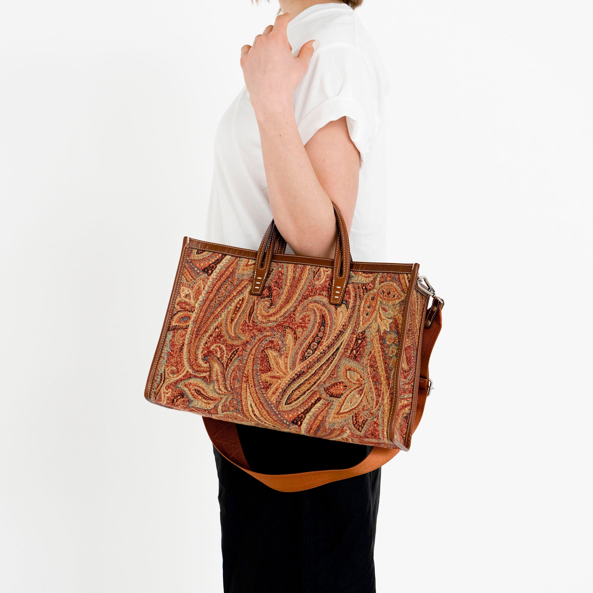 BREAD M LEOPARD/A – A VACATION